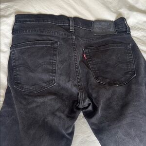 Levi's Women’s cropped Black Jeans